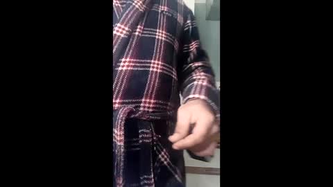 Snapshot of mr_i_ chatting on May 6, 9:47 am mr_i_ online show from May 6, 9:47 am