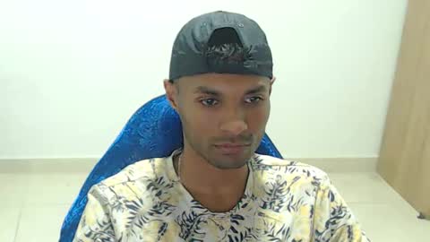 Max online show from March 1, 10:01 pm