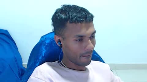 Snapshot of mr_max__ chatting on March 19, 12:25 am Max online show from March 19, 12:25 am