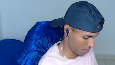 Snapshot of mr_max__ chatting on March 24, 1:21 am Max online show from March 24, 1:21 am