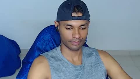 Snapshot of mr_max__ chatting on April 6, 10:22 pm Max online show from April 6, 10:22 pm