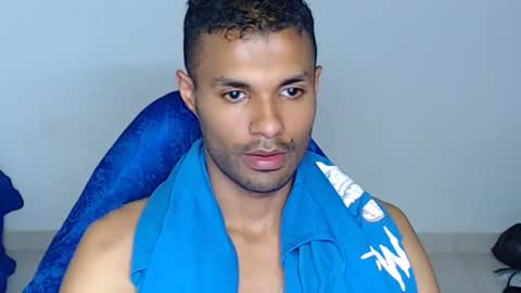 Snapshot of mr_max__ chatting on April 18, 8:42 pm Max online show from April 18, 8:42 pm