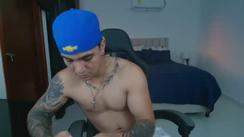 Snapshot of mr_maximo chatting on June 10, 11:03 pm mr_maximo online show from June 10, 11:03 pm