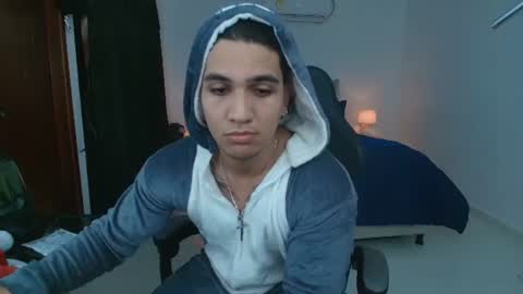 Snapshot of mr_maximo chatting on June 14, 4:47 am mr_maximo online show from June 14, 4:47 am
