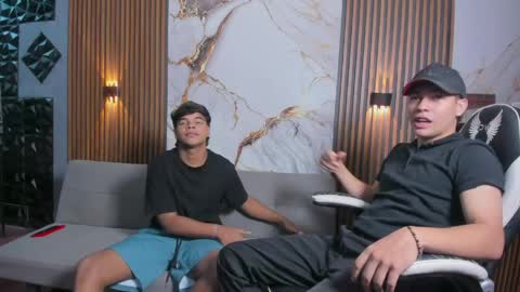 mr_mois online show from April 3, 7:06 am