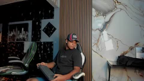 Snapshot of mr_mois chatting on July 16, 6:08 am mr_mois online show from July 16, 6:08 am