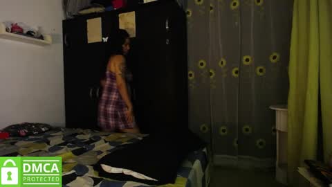 Snapshot of mr_mrscurie chatting on April 11, 1:32 am Mr Mrs Curie online show from April 11, 1:32 am