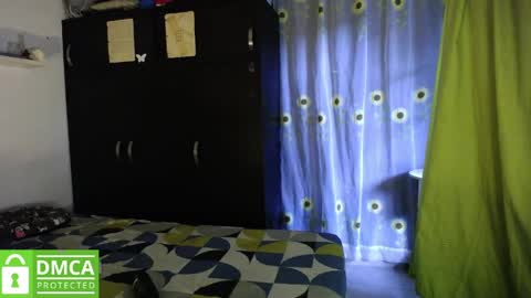 Snapshot of mr_mrscurie chatting on April 11, 10:36 pm Mr Mrs Curie online show from April 11, 10:36 pm
