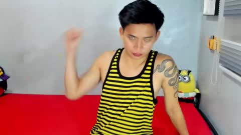 Snapshot of mr_squidcock chatting on October 22, 11:43 am KYLE online show from October 22, 11:43 am