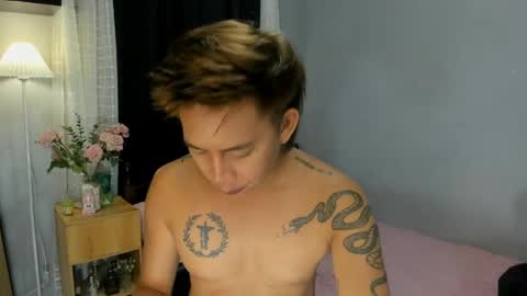 Snapshot of mr_squidcock chatting on April 26, 11:46 pm KYLE online show from April 26, 11:46 pm