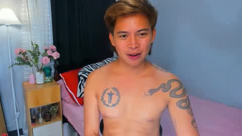 Snapshot of mr_squidcock chatting on May 8, 8:41 am KYLE online show from May 8, 8:41 am