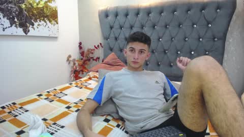 Snapshot of mr_williseo chatting on January 8, 1:32 am williseo online show from January 8, 1:32 am