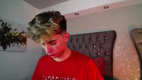 Snapshot of mr_williseo chatting on September 27, 3:00 am williseo online show from September 27, 3:00 am