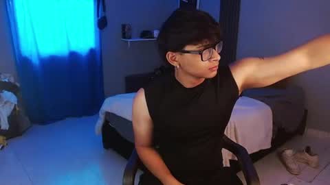 Snapshot of mr_yisuz chatting on July 15, 11:48 am yisuz online show from July 15, 11:48 am