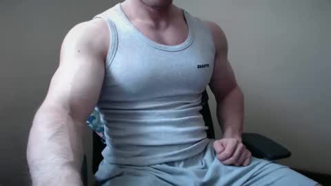 Snapshot of mrbiceps_23 chatting on May 20, 11:16 am Mrbiceps23 online show from May 20, 11:16 am
