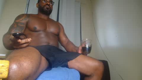 Snapshot of mrbrown_strong chatting on July 8, 12:09 pm mr brown online show from July 8, 12:09 pm