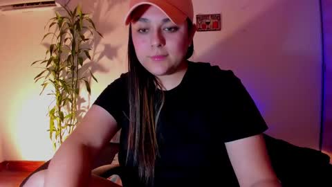 Laura online show from December 18, 1:37 am