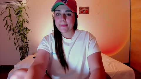 Laura online show from January 10, 2:57 am