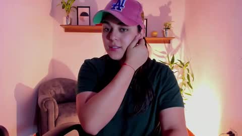 Laura online show from February 17, 2:31 am