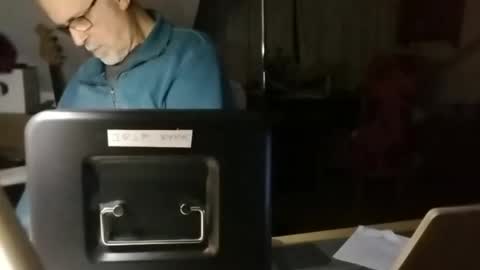 Snapshot of mrcgowler chatting on December 18, 8:04 pm mrcgowler online show from December 18, 8:04 pm