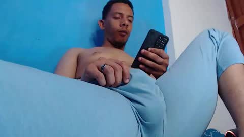 Snapshot of mrchrisdaniel chatting on December 4, 3:10 pm Christtofer online show from December 4, 3:10 pm