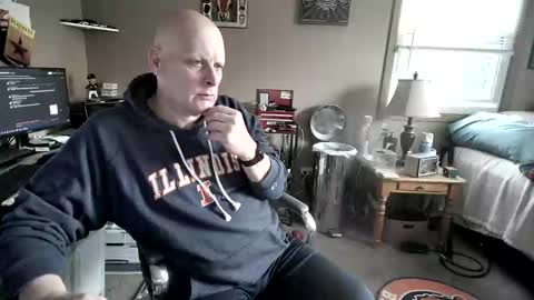 Snapshot of mrclean_55 chatting on October 31, 7:37 pm MrClean55 online show from October 31, 7:37 pm