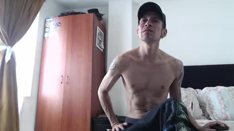 Snapshot of mrcock_col chatting on January 20, 5:37 pm mrcock_col online show from January 20, 5:37 pm