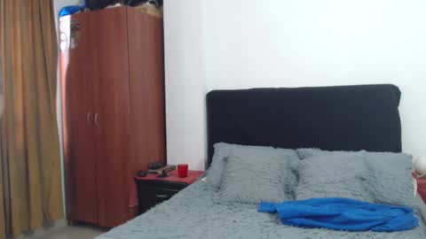 Snapshot of mrcock_col chatting on February 27, 12:34 pm mrcock_col online show from February 27, 12:34 pm