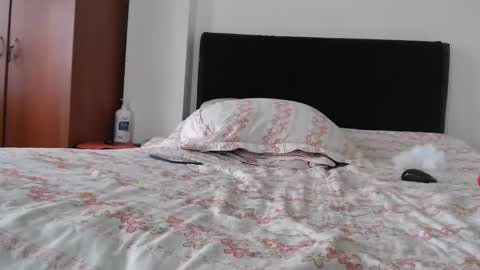 Snapshot of mrcock_col chatting on September 18, 6:43 pm mrcock_col online show from September 18, 6:43 pm