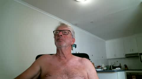 Snapshot of mrcreek1531 chatting on June 14, 2:24 am mrcreek1531 online show from June 14, 2:24 am