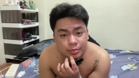 Snapshot of mrdesirexxx chatting on April 12, 6:35 pm MrDesireexxx online show from April 12, 6:35 pm