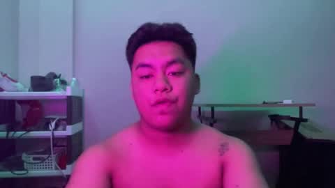 Snapshot of mrdesirexxx chatting on May 23, 11:58 am MrDesireexxx online show from May 23, 11:58 am