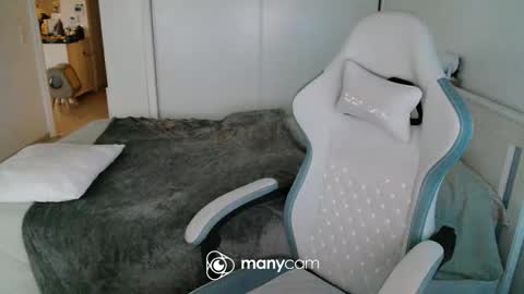 Snapshot of mrdr000 chatting on May 11, 6:27 pm mrdr000 online show from May 11, 6:27 pm