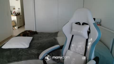 Snapshot of mrdr000 chatting on June 5, 6:42 am mrdr000 online show from June 5, 6:42 am