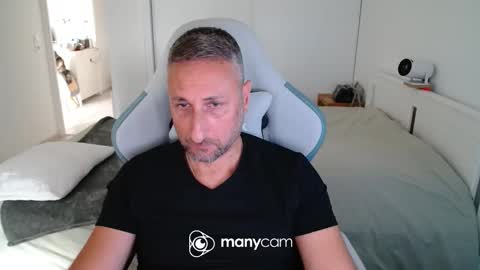 Snapshot of mrdr000 chatting on June 9, 10:27 am mrdr000 online show from June 9, 10:27 am