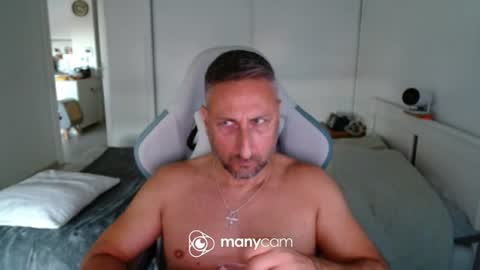 Snapshot of mrdr000 chatting on June 11, 6:39 pm mrdr000 online show from June 11, 6:39 pm