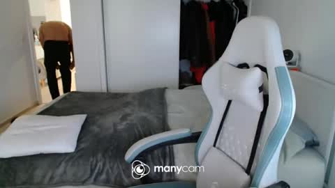 Snapshot of mrdr000 chatting on June 15, 5:53 am mrdr000 online show from June 15, 5:53 am