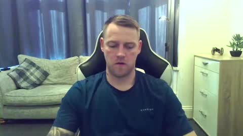 mrengland86566 online show from March 11, 3:18 pm