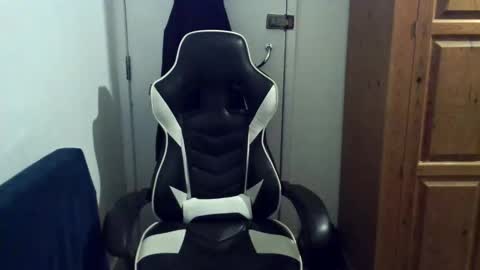 mrengland86566 online show from March 18, 9:18 pm