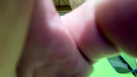 Snapshot of mreric_210 chatting on October 23, 7:51 am mreric_210 online show from October 23, 7:51 am