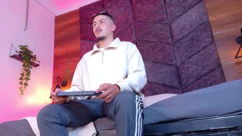 Mr Fox online show from February 2, 7:34 pm