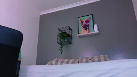 Snapshot of mrfox__ chatting on May 28, 7:44 pm Mr Fox online show from May 28, 7:44 pm