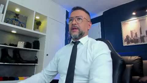 Snapshot of mrfrank_tattoo chatting on June 11, 2:26 pm MrFrank. online show from June 11, 2:26 pm