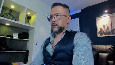 Snapshot of mrfrank_tattoo chatting on July 14, 6:02 pm MrFrank. online show from July 14, 6:02 pm