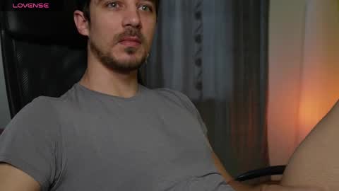 Snapshot of mrgreeneyes01 chatting on January 30, 6:46 am juan luis online show from January 30, 6:46 am