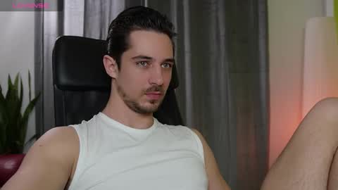 Snapshot of mrgreeneyes01 chatting on February 2, 4:22 pm juan luis online show from February 2, 4:22 pm