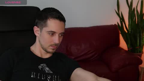 Snapshot of mrgreeneyes01 chatting on February 5, 3:52 pm juan luis online show from February 5, 3:52 pm