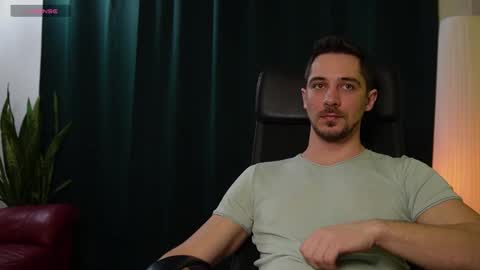 Snapshot of mrgreeneyes01 chatting on February 11, 4:13 pm juan luis online show from February 11, 4:13 pm