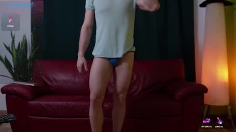 Snapshot of mrgreeneyes01 chatting on February 28, 10:52 am juan luis online show from February 28, 10:52 am