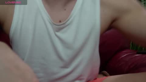 Snapshot of mrgreeneyes01 chatting on March 8, 5:22 pm juan luis online show from March 8, 5:22 pm